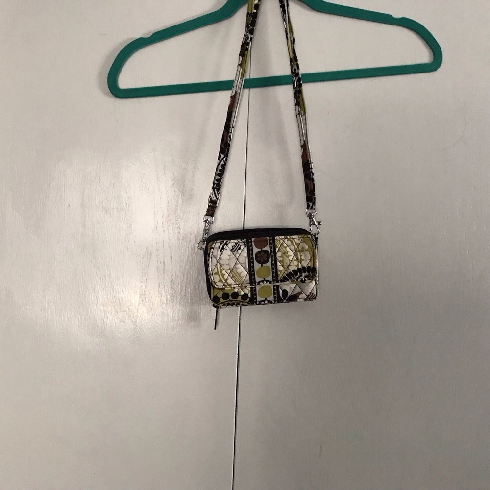 Vera Bradley Smartphone Wristlet Cocoa Moss Pattern